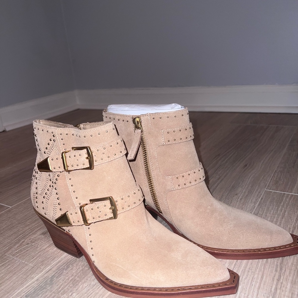 Women's Chic Tan Beaded Boots